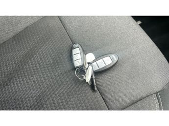 Nissan Qashqai 1.3 DiG-T MH 158 N-Connecta 5dr Xtronic Petrol Hatchback
