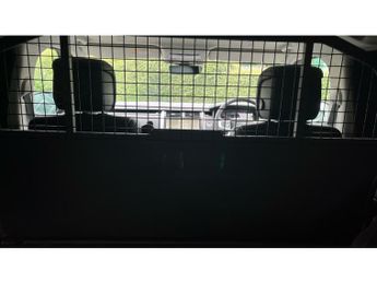 Land Rover Discovery Diesel 3.0 D300 SE Commercial Auto
