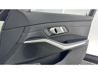 BMW 3 Series 320i xDrive M Sport 4dr Step Auto Petrol Saloon
