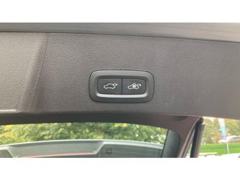 Volvo XC40 2.0 B4P Plus Dark 5dr AWD Auto Petrol Estate