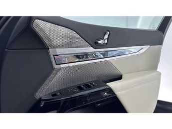 BMW i7 400kW xDrive60 Excellence Pro 105.7kWh 4dr Auto Electric Saloon