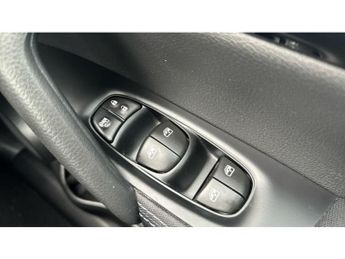 Nissan Qashqai 1.3 DiG-T 160 [157] N-Connecta 5dr DCT Glass Roof Petrol Hatchba