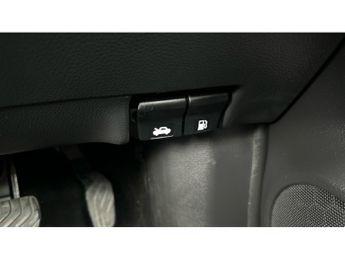 Nissan Qashqai 1.3 DiG-T 160 [157] N-Connecta 5dr DCT Glass Roof Petrol Hatchba