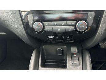 Nissan Qashqai 1.3 DiG-T 160 [157] N-Connecta 5dr DCT Glass Roof Petrol Hatchba