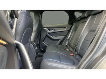 Jaguar F-Pace 2.0 D200 R-Dynamic Black 5dr Auto AWD Diesel Estate