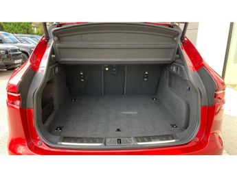 Jaguar F-Pace 2.0 D200 R-Dynamic HSE Black 5dr Auto AWD Diesel Estate