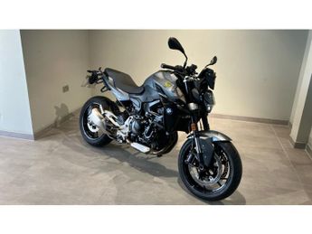  BMW F900 R