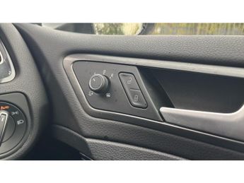 Volkswagen Golf 99kW e-Golf 35kWh 5dr Auto Electric Hatchback