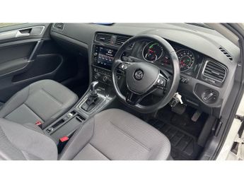 Volkswagen Golf 99kW e-Golf 35kWh 5dr Auto Electric Hatchback