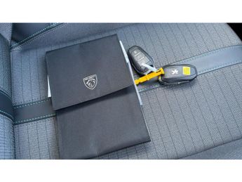 Peugeot 208 1.2 PureTech 100 Allure Premium 5dr EAT8 Petrol Hatchback