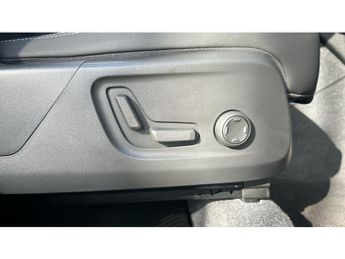 Volvo XC40 2.0 B3P Ultimate Dark 5dr Auto Petrol Estate