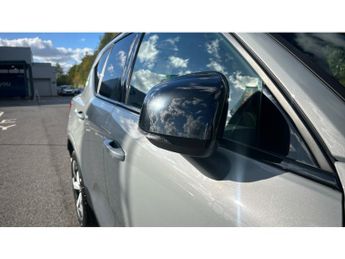 Volvo XC40 2.0 B3P Ultimate Dark 5dr Auto Petrol Estate