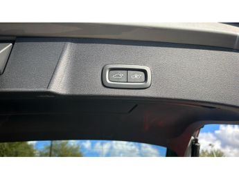 Volvo XC40 2.0 B3P Ultimate Dark 5dr Auto Petrol Estate