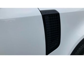 Land Rover Defender 3.0 D200 SE 90 3dr Auto Diesel Estate