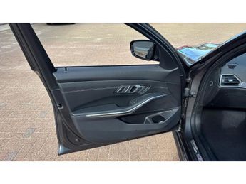 BMW 3 Series 320i M Sport 4dr Step Auto [Pro Pack] Petrol Saloon