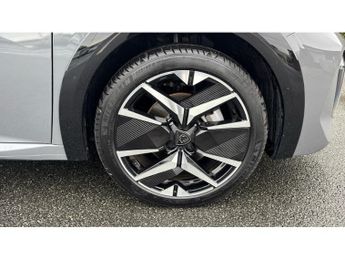 Peugeot 208 1.2 Hybrid 136 GT 5dr e-DSC6 Petrol Hatchback
