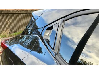 Nissan Juke 1.0 DiG-T N-Connecta 5dr DCT Petrol Hatchback