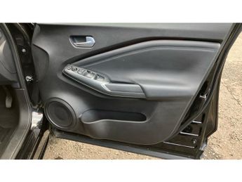 Nissan Juke 1.0 DiG-T N-Connecta 5dr DCT Petrol Hatchback