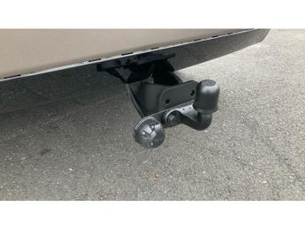 Land Rover Discovery 3.0 D300 R-Dynamic SE 5dr Auto Diesel Station Wagon