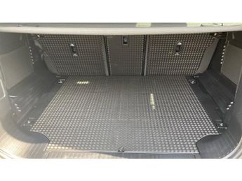 Land Rover Defender 3.0 D250 X-Dynamic SE 110 5dr Auto Diesel Estate