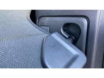 Land Rover Defender 3.0 D250 X-Dynamic S 90 3dr Auto Diesel Estate