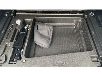 Land Rover Defender 3.0 D250 X-Dynamic S 110 5dr Auto Diesel Estate