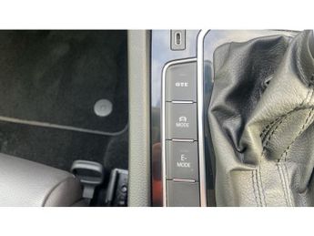 Volkswagen Passat 1.4 TSI PHEV GTE Advance 4dr DSG Saloon