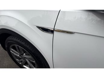Volkswagen T-Roc 1.5 TSI R-Line 5dr DSG Petrol Hatchback