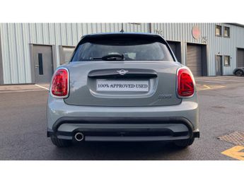 MINI Hatchback 1.5 Cooper Classic 5dr Auto [Comfort Pack] Petrol Hatchback