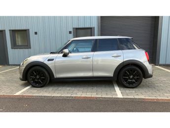 MINI Hatchback 1.5 Cooper Classic Premium 5dr Auto Petrol Hatchback
