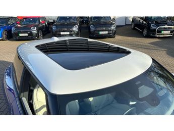 MINI Cooper 160kW SE Exclusive 54kWh 3dr Auto Electric Hatchback