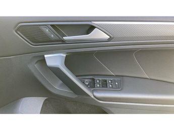 Volkswagen Tiguan 2.0 TDI 4Motion R-Line 5dr DSG Diesel Estate