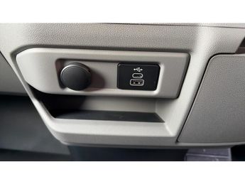 Ford Transit Custom E-320 L2 Rwd 160kW 65kWh H1 Van Sport Auto