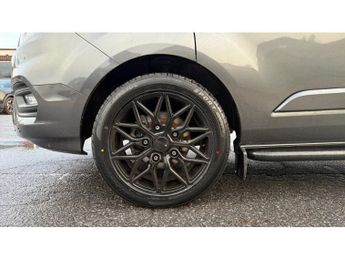 Ford Transit Custom 320 L2 Diesel Fwd 2.0 EcoBlue 130ps Low Roof D/Cab Limited Van A