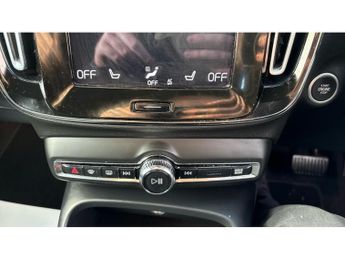 Volvo XC40 2.0 B4P Momentum 5dr Auto [7 speed] Petrol Estate