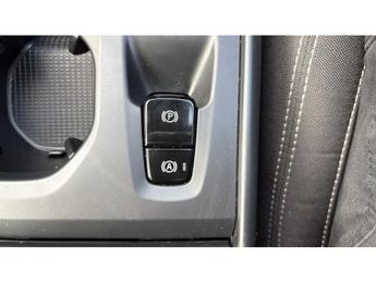 Volvo XC40 2.0 B4P Momentum 5dr Auto [7 speed] Petrol Estate