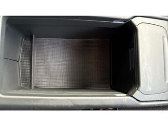 Volvo XC40 2.0 B4P Momentum 5dr Auto [7 speed] Petrol Estate