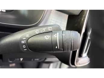 Volvo XC40 2.0 B4P Momentum 5dr Auto [7 speed] Petrol Estate