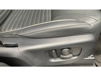 Land Rover Discovery 3.0 D300 Dynamic HSE 5dr Auto Diesel Station Wagon