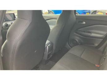 Nissan Juke 1.0 DiG-T 114 N-Connecta 5dr DCT Petrol Hatchback