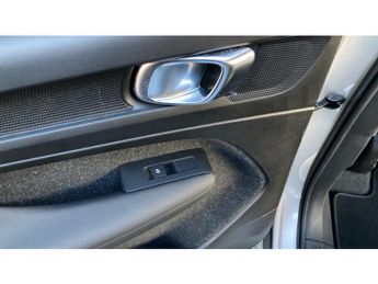 Volvo XC40 2.0 D3 R DESIGN 5dr AWD Geartronic Diesel Estate