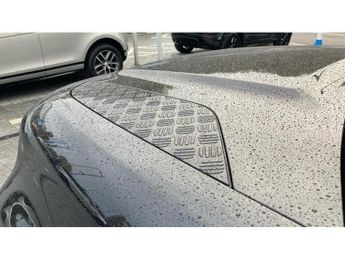 Land Rover Defender 2.0 P300 X-Dynamic HSE 110 5dr Auto Petrol Estate