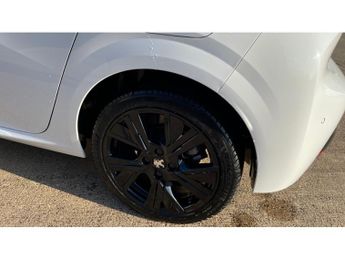 Peugeot 208 1.2 PureTech 100 Allure 5dr EAT8 Petrol Hatchback