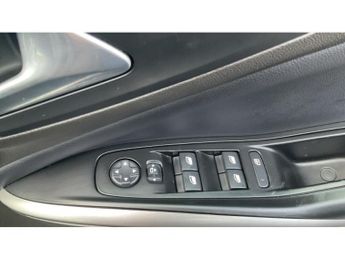 Vauxhall Grandland 1.5 Turbo D Ultimate 5dr Auto Diesel Hatchback