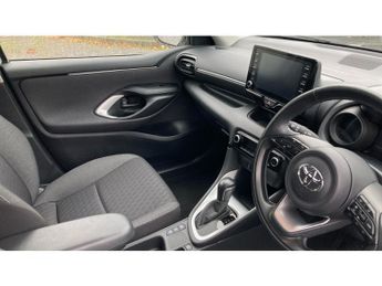 Toyota Yaris 1.5 Hybrid Design 5dr CVT Hybrid Hatchback