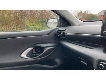 Toyota Yaris 1.5 Hybrid Design 5dr CVT Hybrid Hatchback