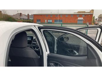 Toyota Yaris 1.5 Hybrid Design 5dr CVT Hybrid Hatchback