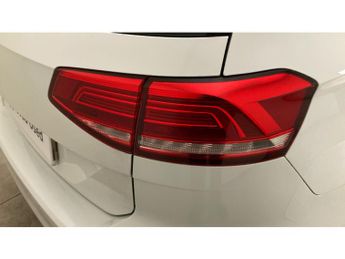 Volkswagen Passat 2.0 TDI SCR 190 R-Line 5dr DSG [Pan Rf] [7 Speed] Diesel Estate