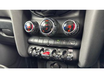 MINI Hatchback 1.5 Cooper Classic 3dr Auto Petrol Hatchback