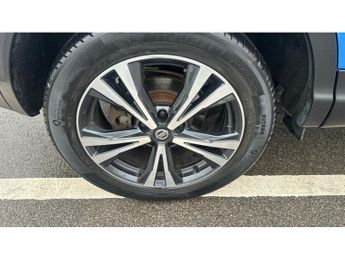 Nissan Qashqai 1.3 DiG-T 160 N-Connecta 5dr DCT [Glass Roof Pack] Petrol Hatchb